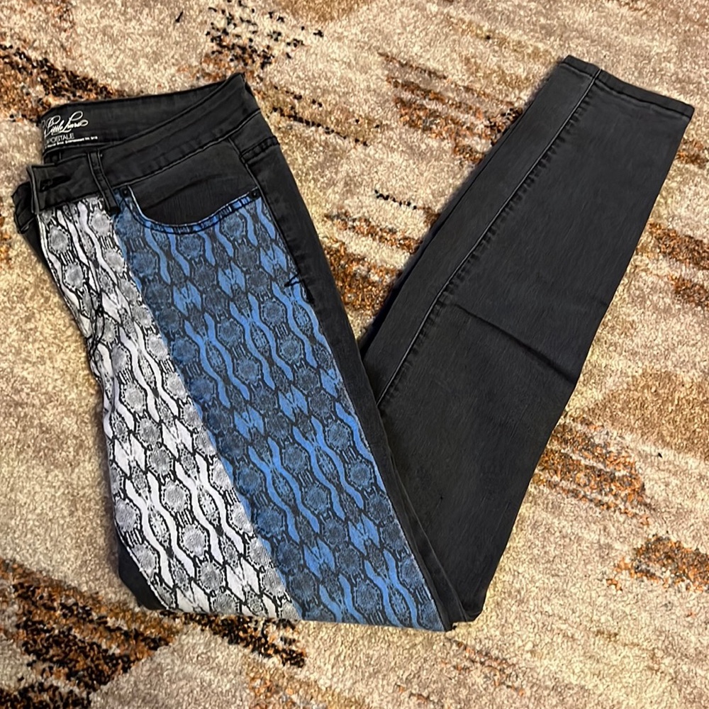 Asymmetrical Aeropostale Skinny Jeans